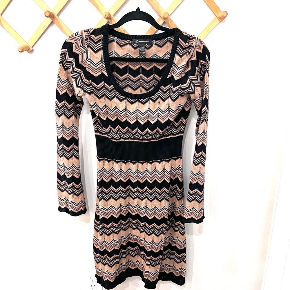 90’s style bell sleeve dress size small